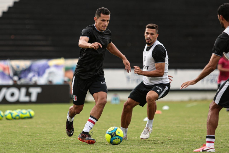 Martelotte rasga elogios  atuao de Daniel Pereira contra o Sergipe: 'Melhor em campo'